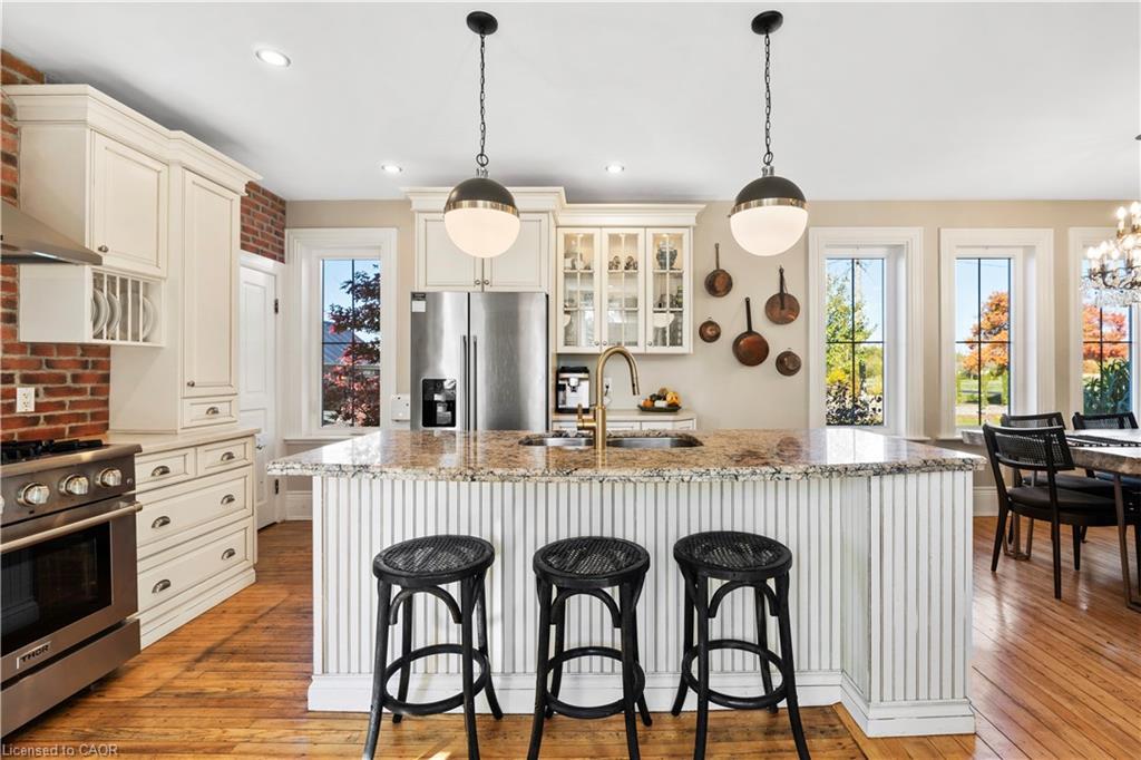 110 Cream Street, Fenwick, ON - Indoor Photo Showing Kitchen With Upgraded Kitchen