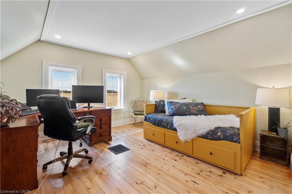 110 Cream Street, Fenwick, ON - Indoor Photo Showing Bedroom