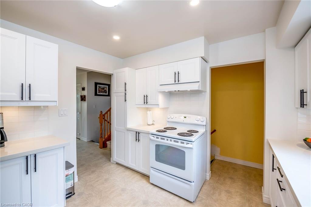122 Forest Hill Road, Grimsby, ON - Indoor Photo Showing Kitchen