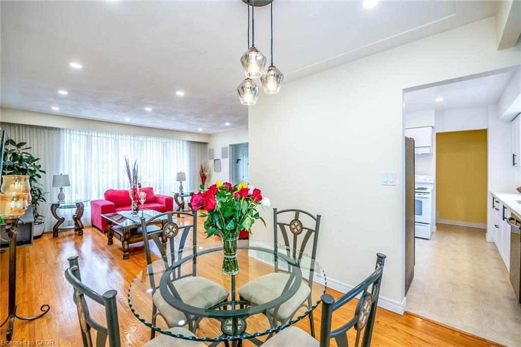 122 Forest Hill Road, Grimsby, ON - Indoor Photo Showing Dining Room