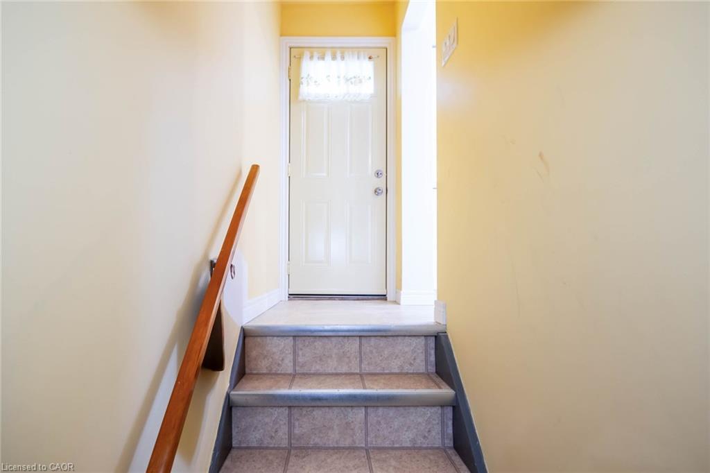 122 Forest Hill Road, Grimsby, ON - Indoor Photo Showing Other Room