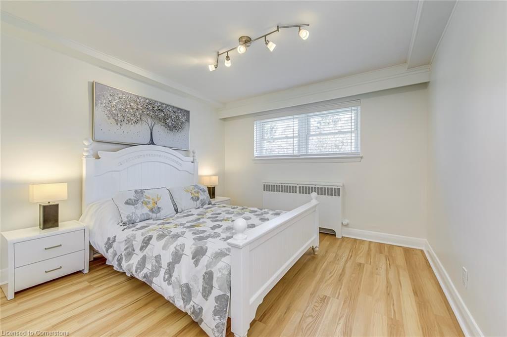 1-288 Reynolds Street, Oakville, ON - Indoor Photo Showing Bedroom