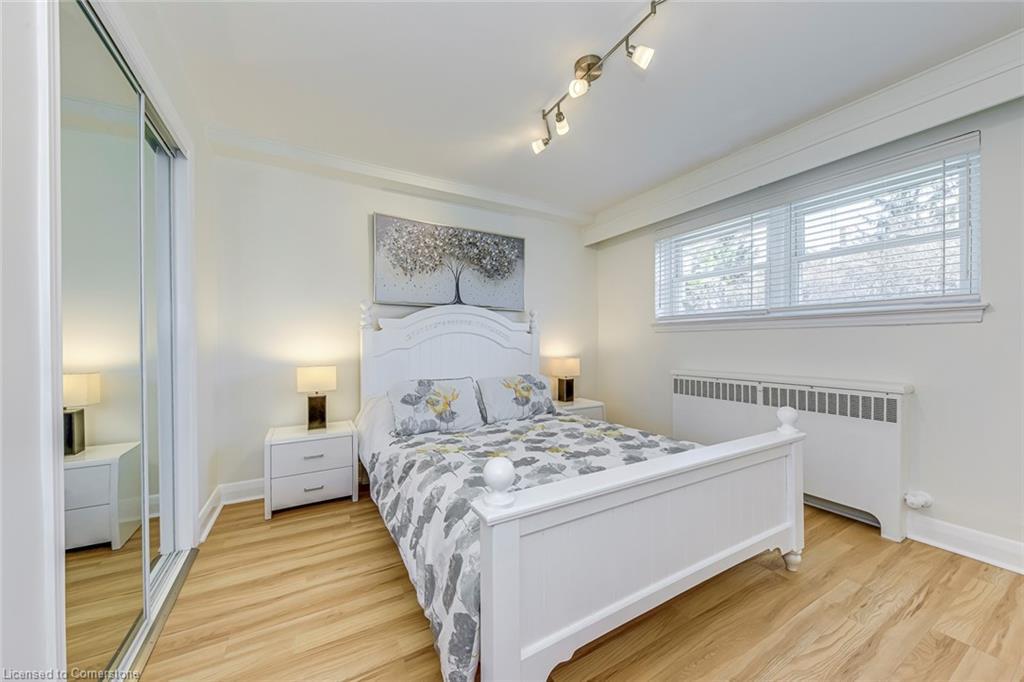 1-288 Reynolds Street, Oakville, ON - Indoor Photo Showing Bedroom