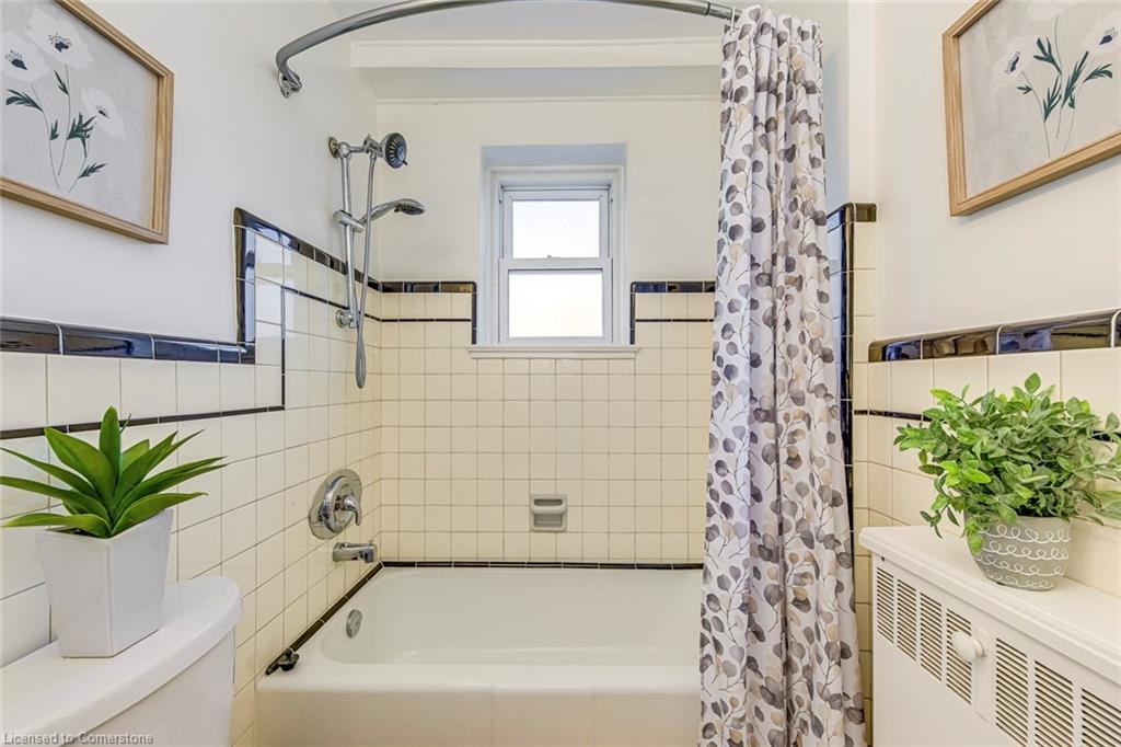 1-288 Reynolds Street, Oakville, ON - Indoor Photo Showing Bathroom