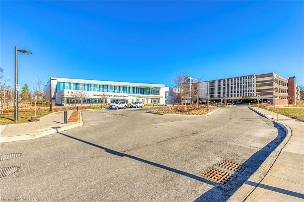 1-288 Reynolds Street, Oakville, ON - Outdoor