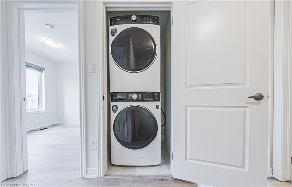 55 Dryden Lane Lane, Hamilton, ON - Indoor Photo Showing Laundry Room