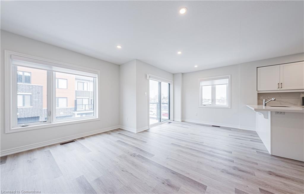 55 Dryden Lane Lane, Hamilton, ON - Indoor Photo Showing Other Room