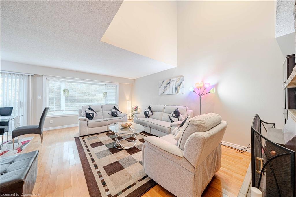 1764 Listowell Crescent, Pickering, ON - Indoor Photo Showing Living Room