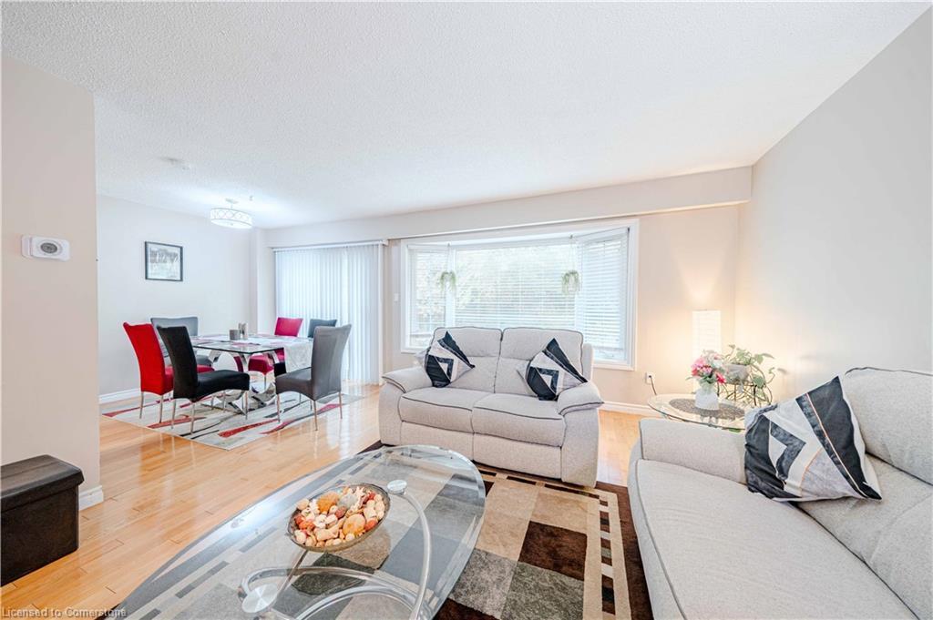 1764 Listowell Crescent, Pickering, ON - Indoor Photo Showing Living Room
