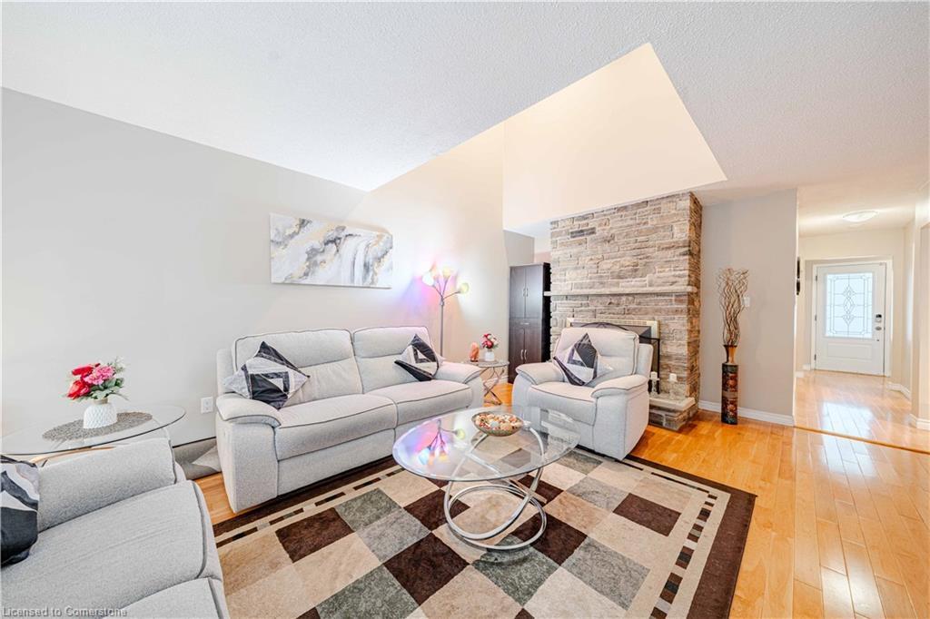 1764 Listowell Crescent, Pickering, ON - Indoor Photo Showing Living Room