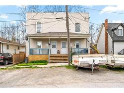 207 Beaver Street Thorold, ON L2V 1B8