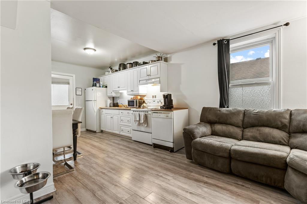 207 Beaver Street, Thorold, ON - Indoor