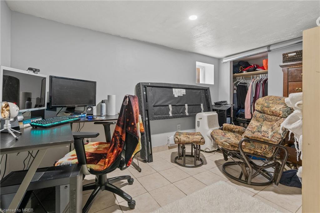 207 Beaver Street, Thorold, ON - Indoor Photo Showing Office