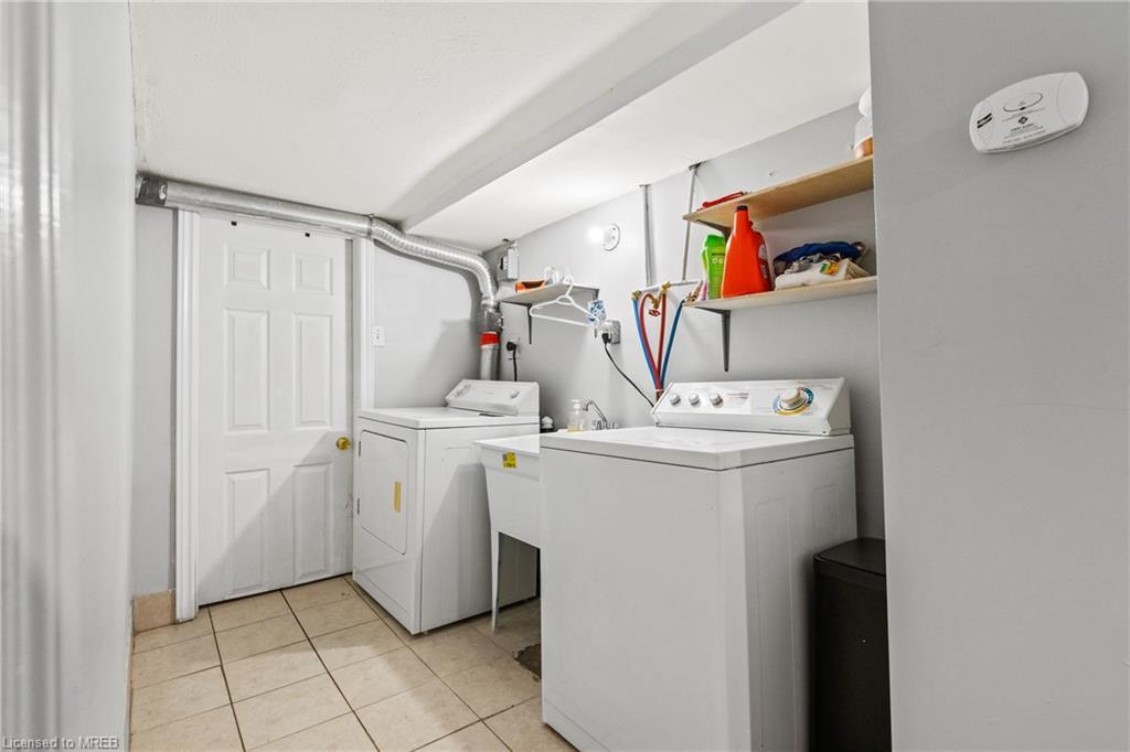 207 Beaver Street, Thorold, ON - Indoor Photo Showing Laundry Room