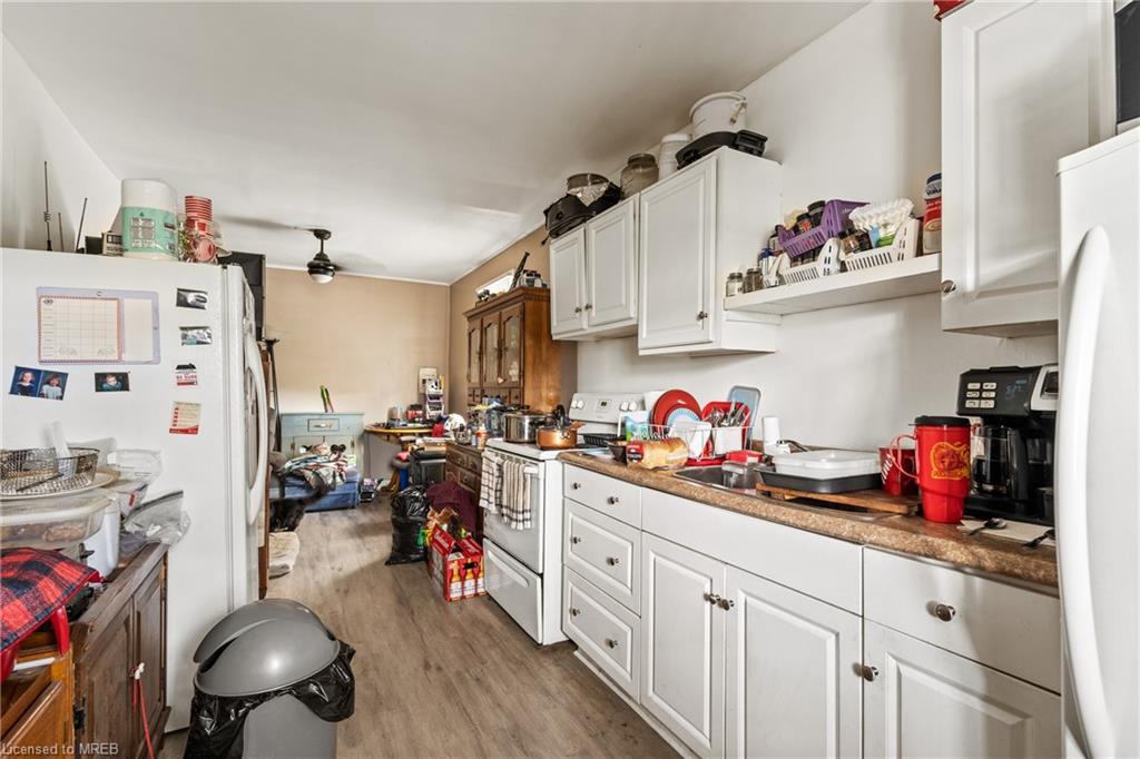 207 Beaver Street, Thorold, ON - Indoor Photo Showing Kitchen