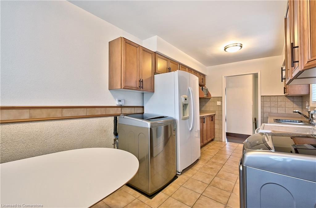 1476 Barton Street E, Hamilton, ON - Indoor Photo Showing Laundry Room