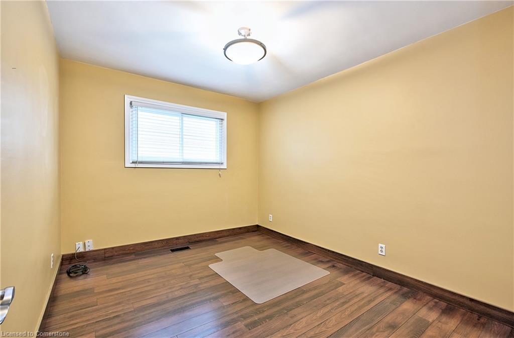 1476 Barton Street E, Hamilton, ON - Indoor Photo Showing Other Room