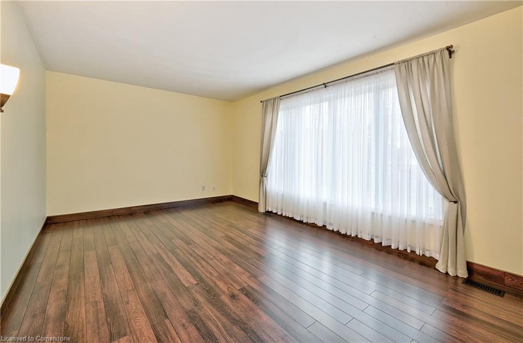 1476 Barton Street E, Hamilton, ON - Indoor Photo Showing Other Room