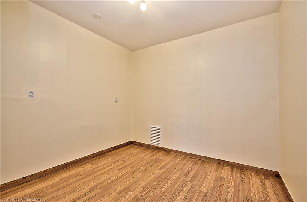 1476 Barton Street E, Hamilton, ON - Indoor Photo Showing Other Room