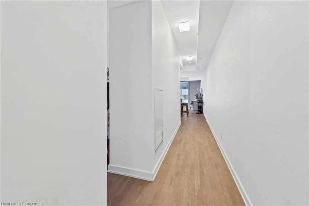 206-57 St Joseph Street, Toronto, ON - Indoor Photo Showing Other Room