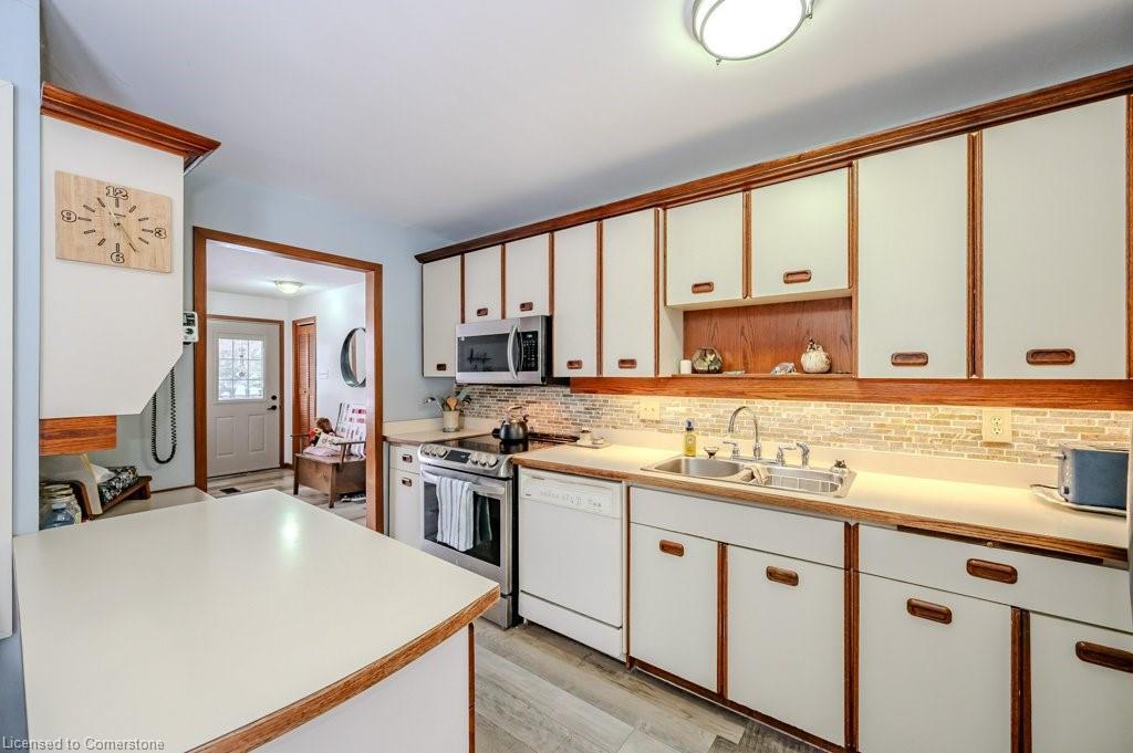 39 Bannockburn Road, Kitchener, ON - Indoor Photo Showing Kitchen With Double Sink