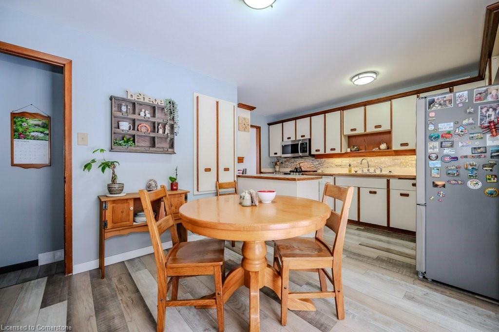 39 Bannockburn Road, Kitchener, ON - Indoor Photo Showing Dining Room