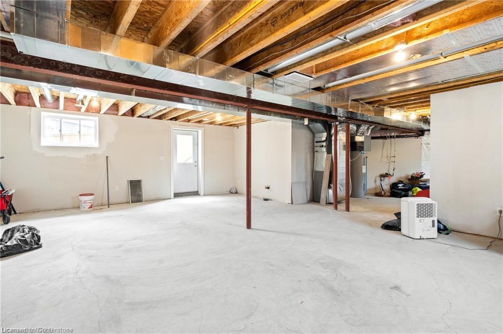 263 Memorial Park Drive, Welland, ON - Indoor Photo Showing Basement