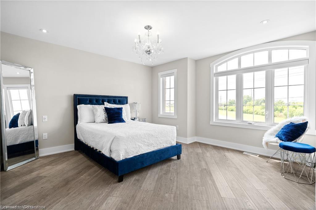 263 Memorial Park Drive, Welland, ON - Indoor Photo Showing Bedroom