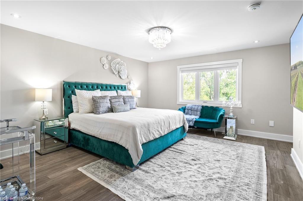 263 Memorial Park Drive, Welland, ON - Indoor Photo Showing Bedroom