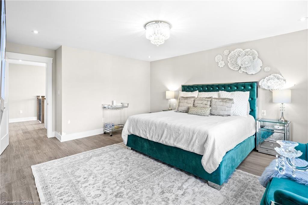 263 Memorial Park Drive, Welland, ON - Indoor Photo Showing Bedroom