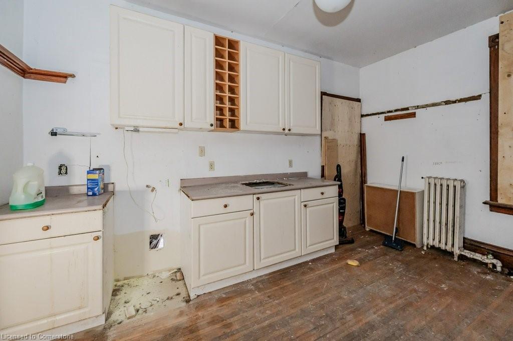 9 John Street E, Waterloo, ON - Indoor