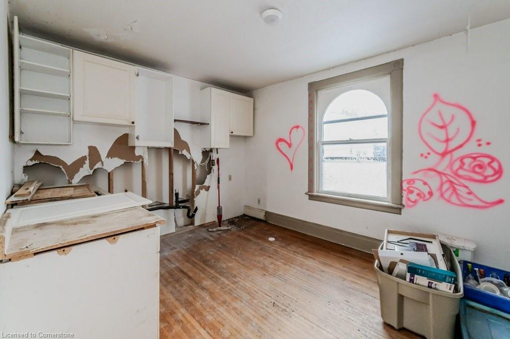 9 John Street E, Waterloo, ON - Indoor Photo Showing Other Room