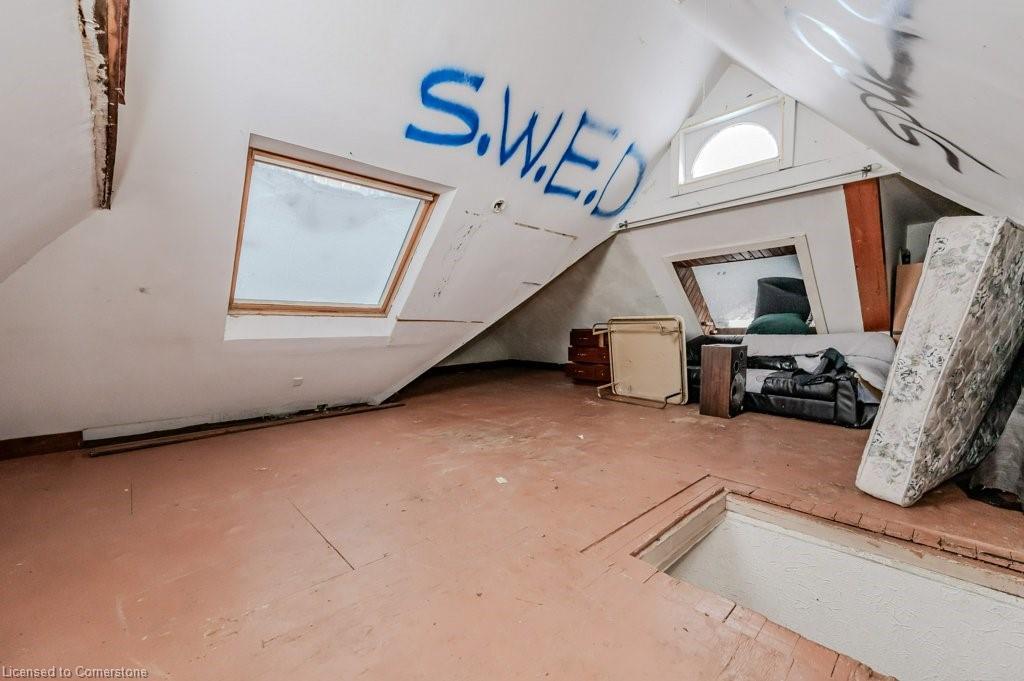 9 John Street E, Waterloo, ON - Indoor Photo Showing Other Room