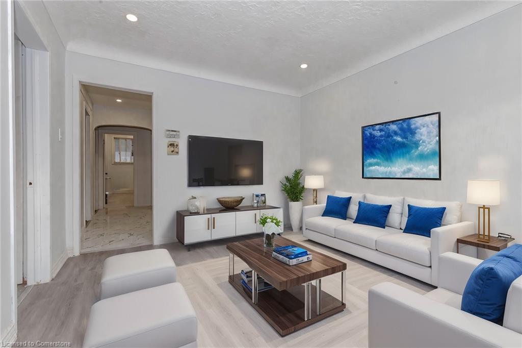 55 Hamilton Street, St. Catharines, ON - Indoor Photo Showing Living Room