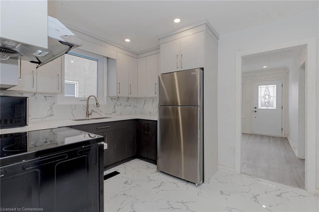 55 Hamilton Street, St. Catharines, ON - Indoor Photo Showing Kitchen