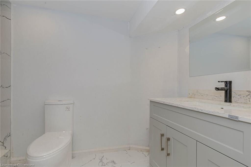 55 Hamilton Street, St. Catharines, ON - Indoor Photo Showing Bathroom