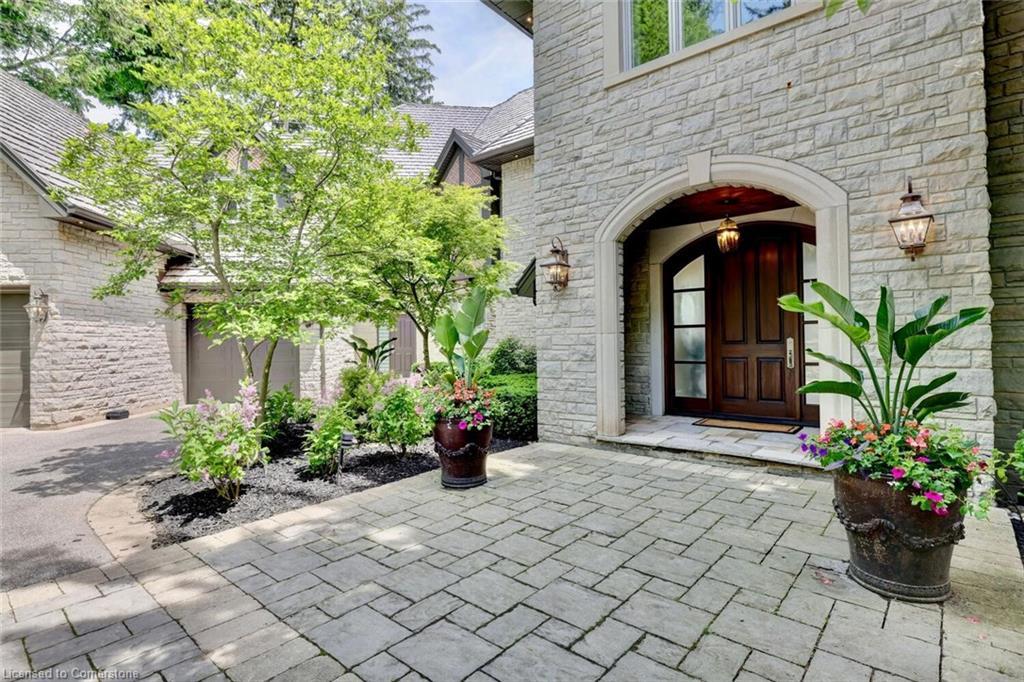 4038 Lakeshore Road, Burlington, ON - Outdoor