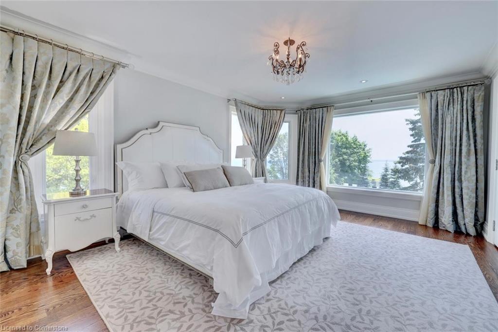 4038 Lakeshore Road, Burlington, ON - Indoor Photo Showing Bedroom