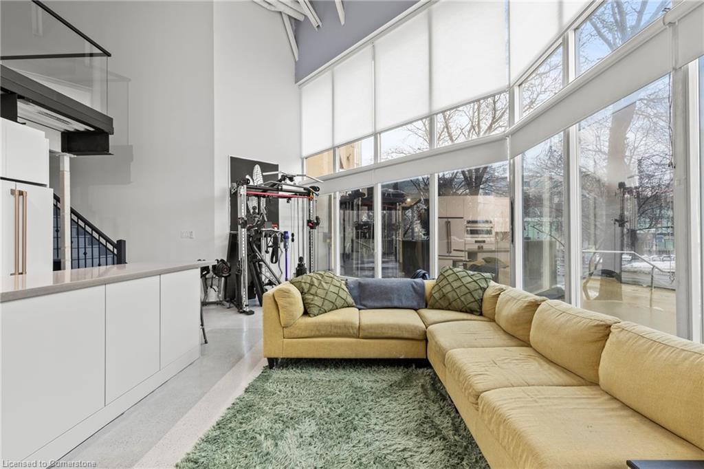 105-66 Bay Street S, Hamilton, ON - Indoor