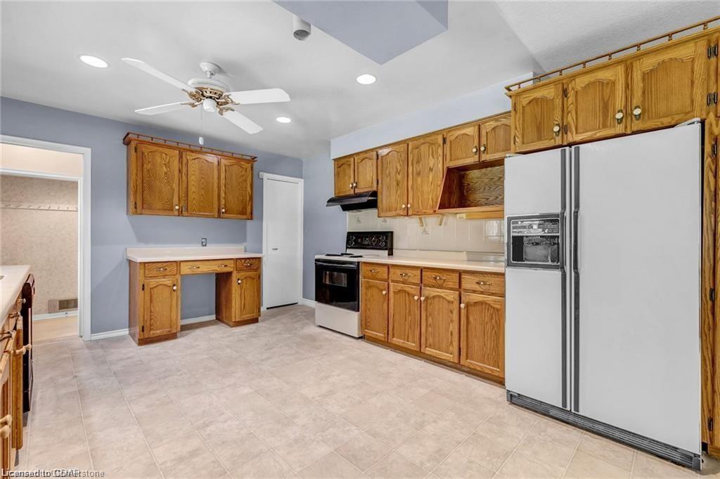 462 Arkell Road, Puslinch, ON - Indoor Photo Showing Kitchen