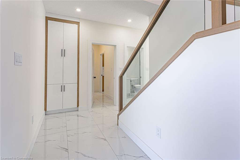 1187 Hobbs Drive, London, ON - Indoor Photo Showing Other Room