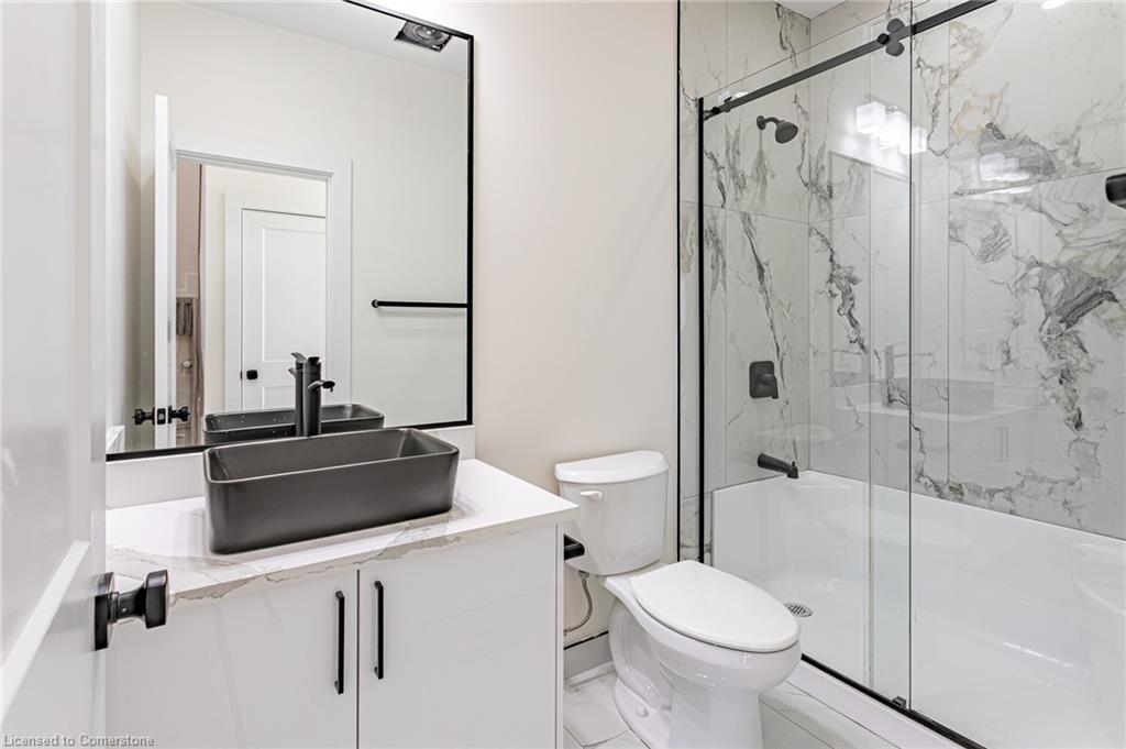 1187 Hobbs Drive, London, ON - Indoor Photo Showing Bathroom
