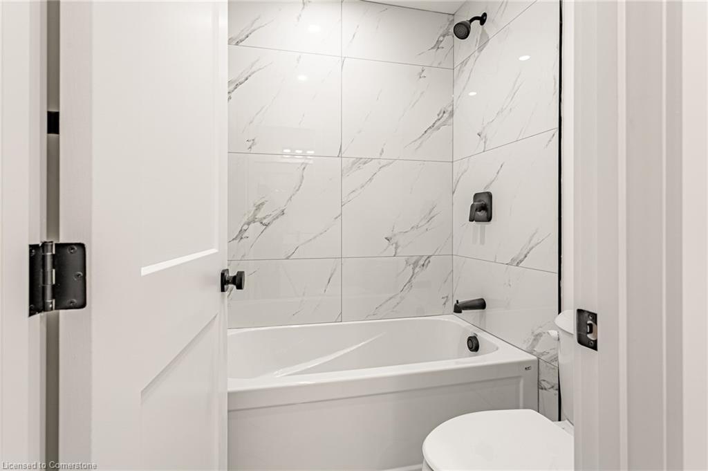 1187 Hobbs Drive, London, ON - Indoor Photo Showing Bathroom