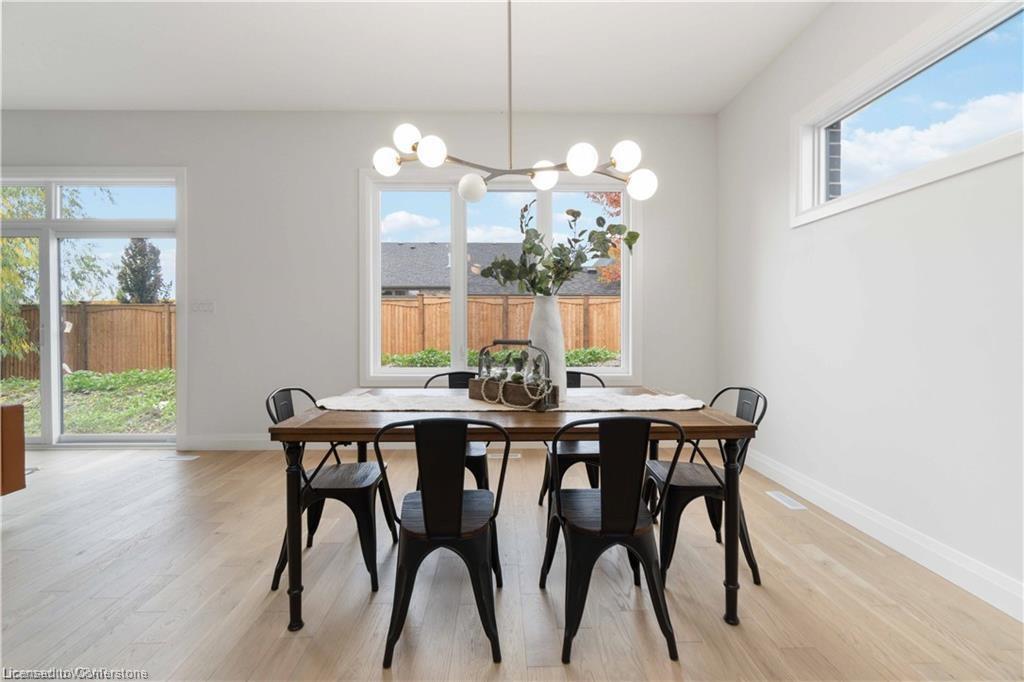 613 Sweetbay Crescent, Sarnia, ON - Indoor Photo Showing Dining Room