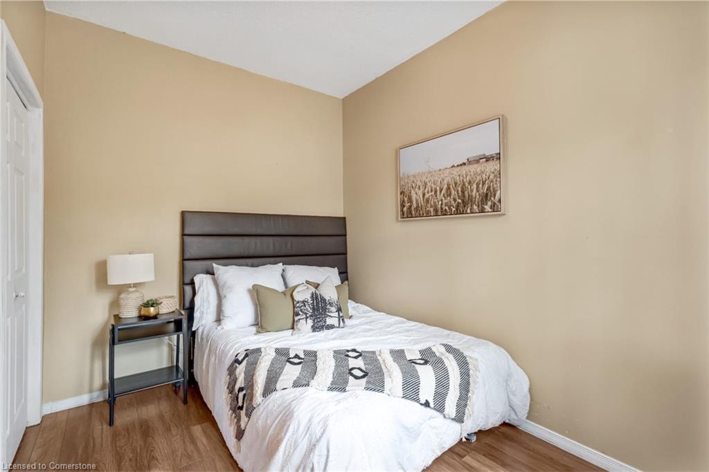 177 Young Street, Hamilton, ON - Indoor Photo Showing Bedroom