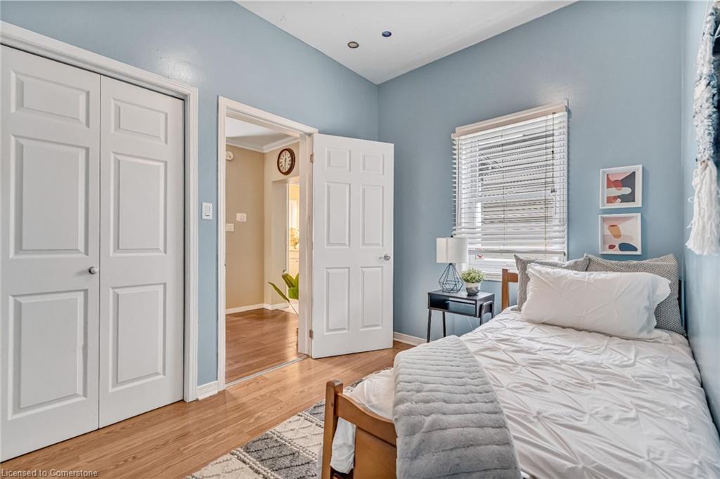 177 Young Street, Hamilton, ON - Indoor Photo Showing Bedroom