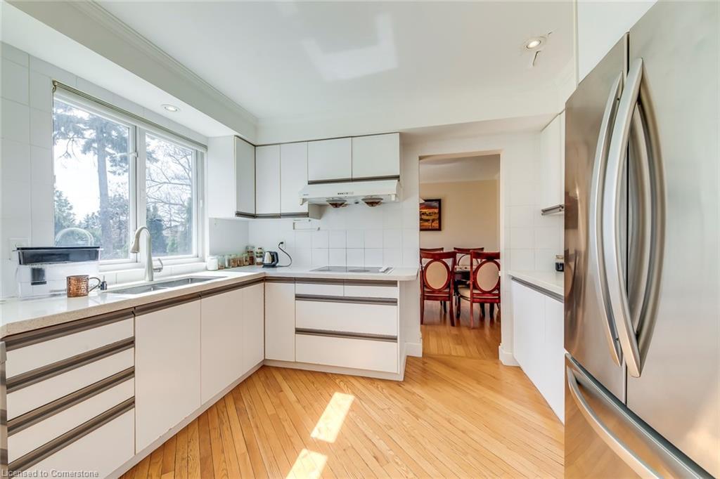 494 Chartwell Road, Oakville, ON - Indoor Photo Showing Kitchen