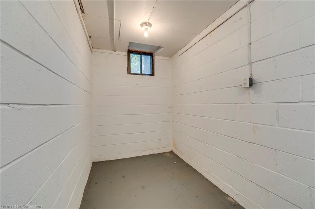 494 Chartwell Road, Oakville, ON - Indoor