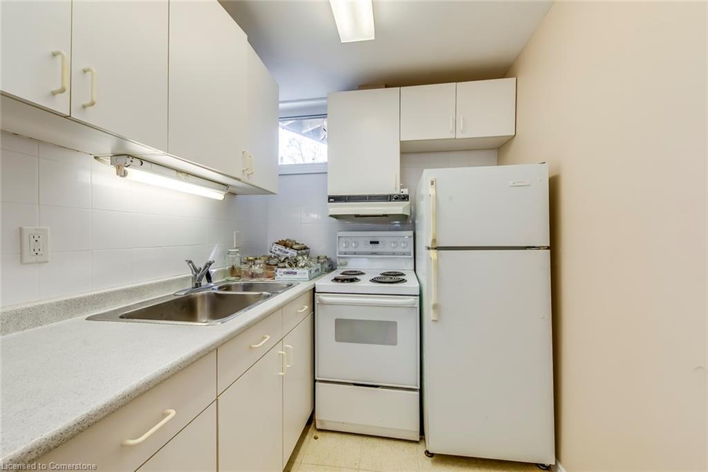 494 Chartwell Road, Oakville, ON - Indoor Photo Showing Kitchen With Double Sink
