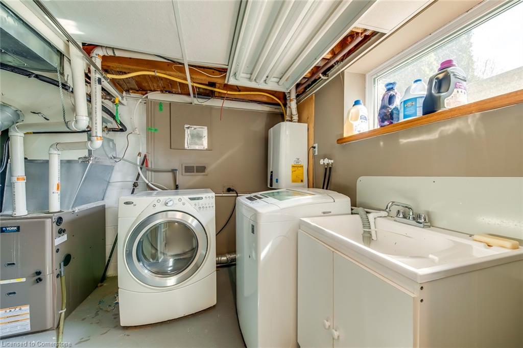 494 Chartwell Road, Oakville, ON - Indoor Photo Showing Laundry Room